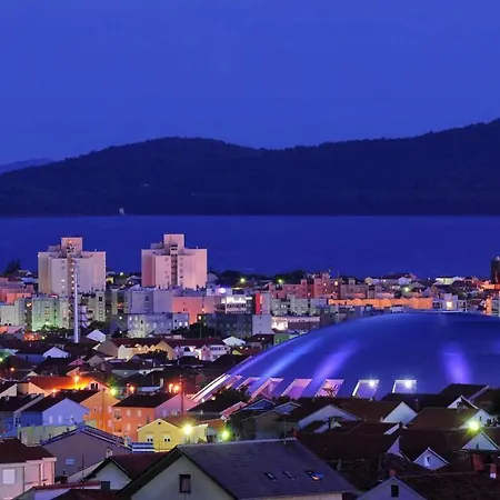 Exclusive 아파트 *